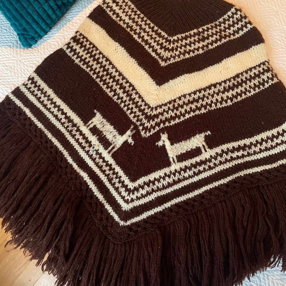 Authentic Peruvian Wool Poncho / Size OZ